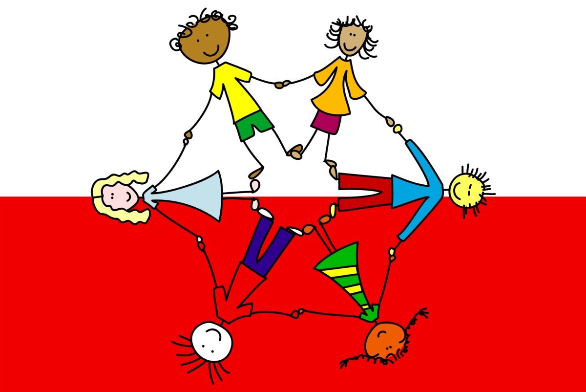 dzieci o różnych kolorach skóry trzymają się za ręce, na tle flagi biało-czerwonej
