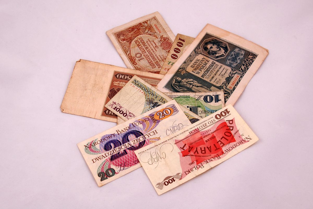 Stare polskie złotówki w banknotach